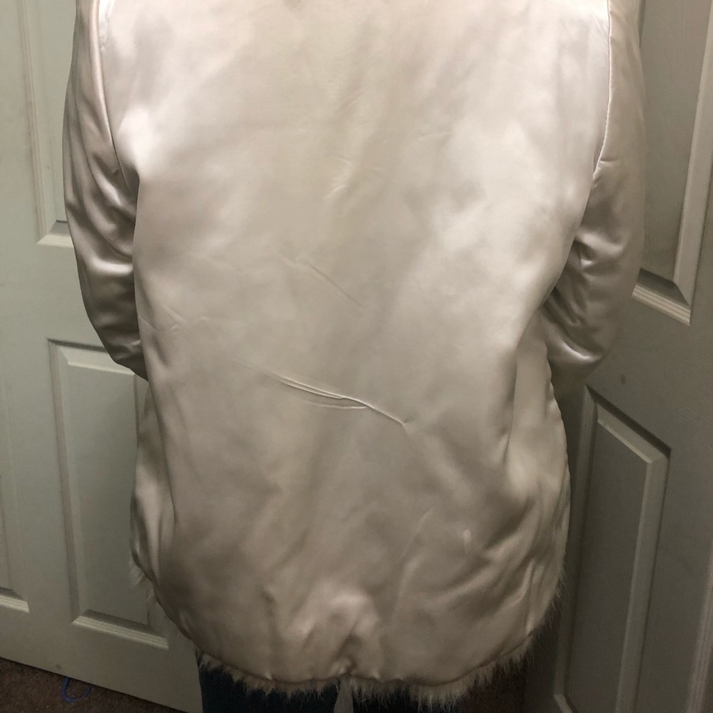 A Saga Fox Mink Fur Coat - Picture 7 of 8